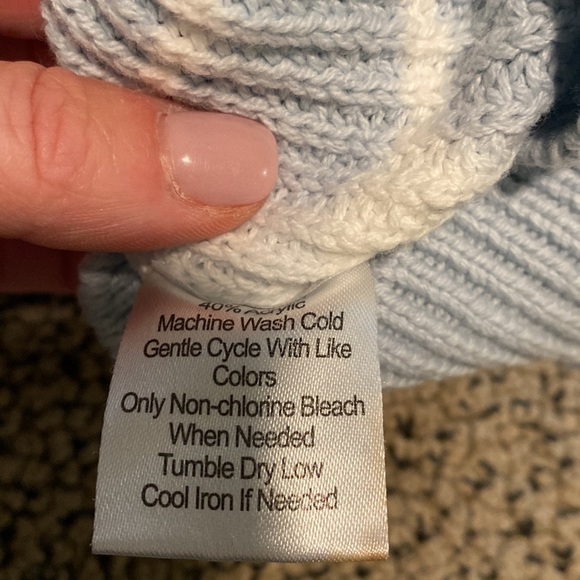 Bleached Sweater - Picture 5 of 7